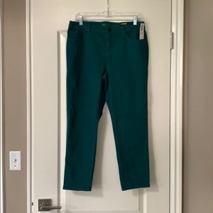 Girlfriend Ankle Pant